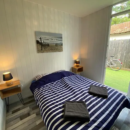 Maison Petite Bleue Piscine Privee Chauffee Lacanau